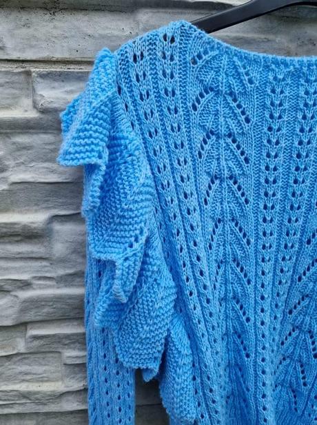 Pulóver s volánmi, s