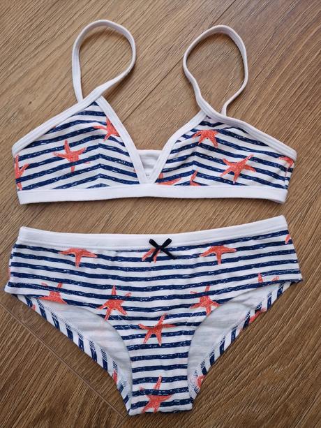 Podprsenka s nohavičkami, 152