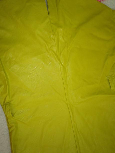 3043. koženkové šaty s opaskom a kaps., l / m / s / xs