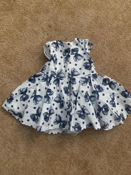 Nadherne saty s bohatou tylovou spodnickou, 74