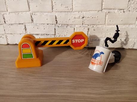 Set kovové i športové autíčka s doplnkami,