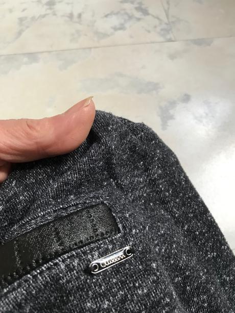 Zaujímavé teplaky, l