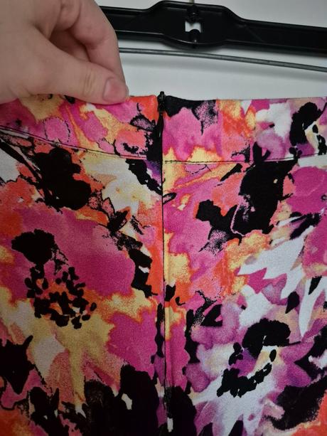 Ružová farebná mini sukňa, takko,42