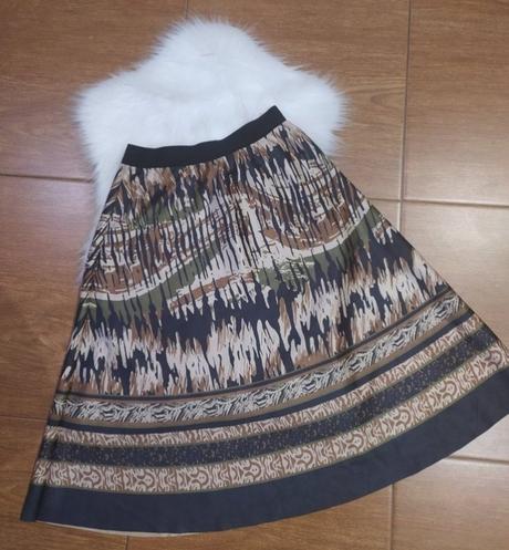 Velurova sukňa, m / s