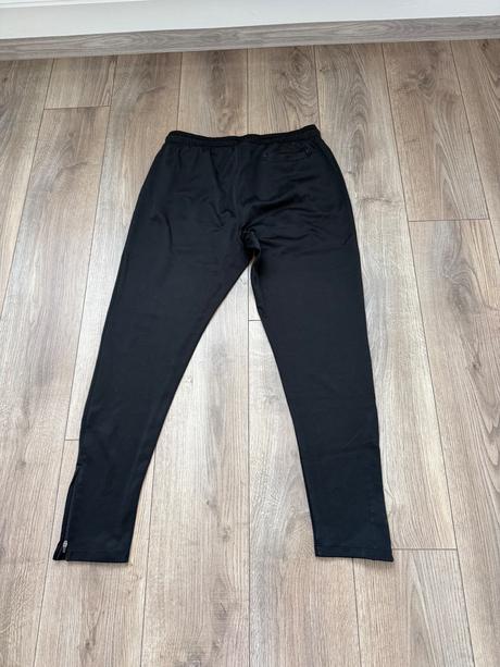 Čierne tepláky umbro, umbro,l