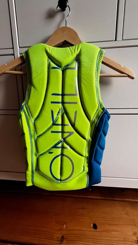 Vesta na vodné športy 140 o'neil, s