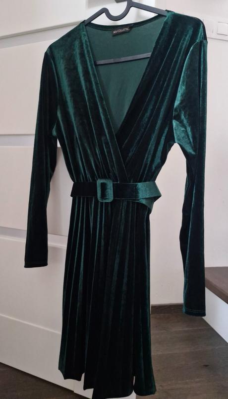 Nadherne smaragdove zamatove saty,top stav v.s/m, new balance,s