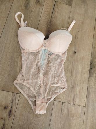 Krásne čipkované body, 70d