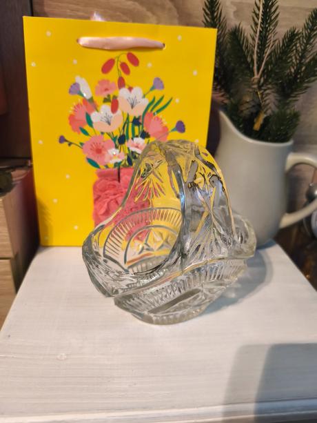 Malý sklenený košík výpredaj, 