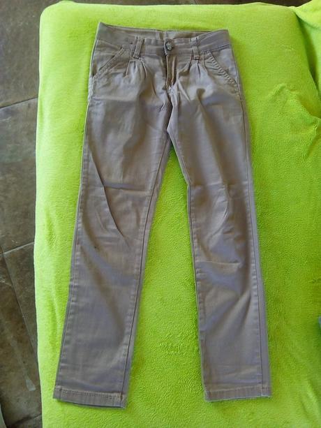 Dievcenske slusacke nohavice, 146