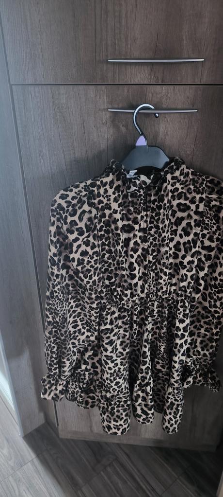 2x šaty cena spolu, 152