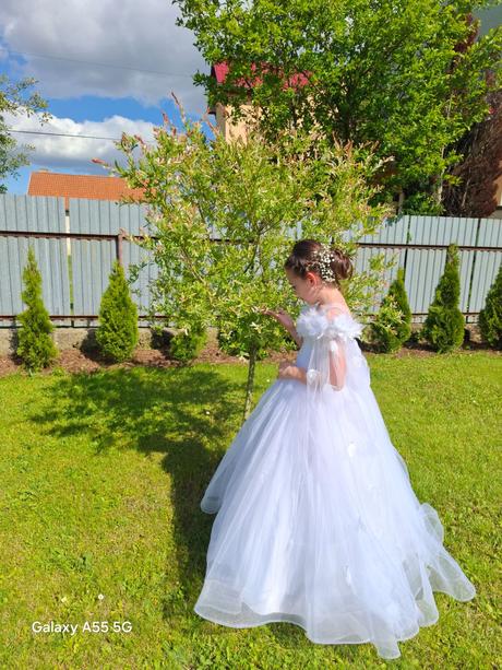 Šaty prvé sväté, 140