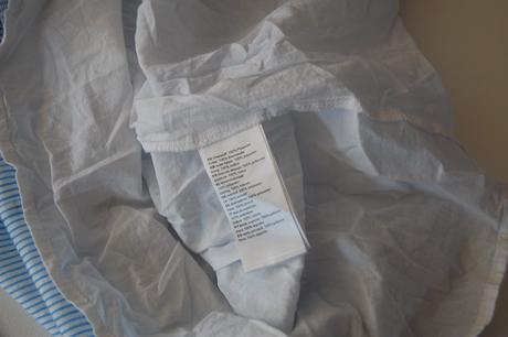 Pôvabné svetlomodré šaty 2heart s volánmi, l