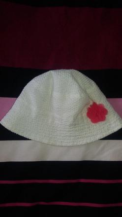 Klobucik s tylovou kvetinkou, reserved,74