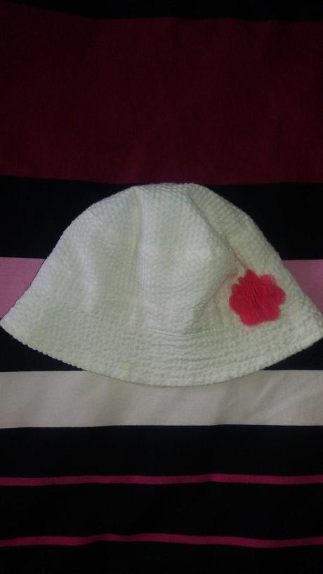 Klobucik s tylovou kvetinkou, reserved,74