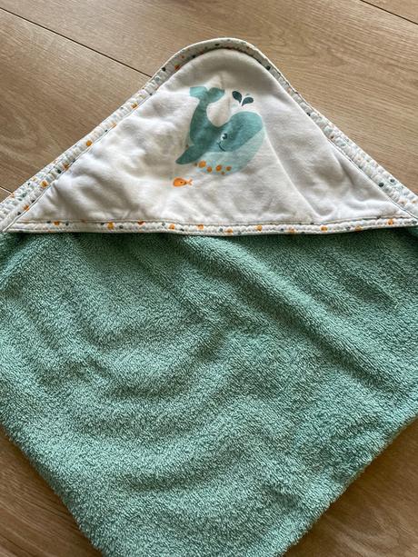 Uterák s kapucňou 76x76cm, 