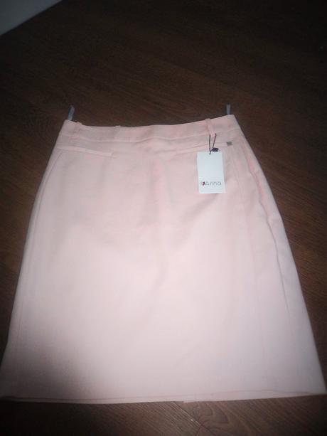 Ružová sukňa s visačkou, 38