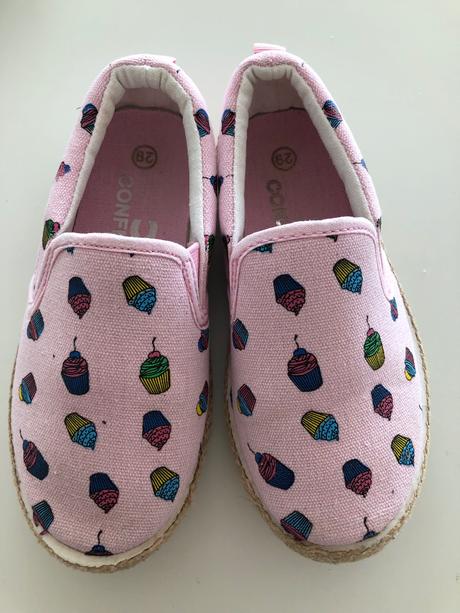 Platenky s muffinmi zn. confront, 28