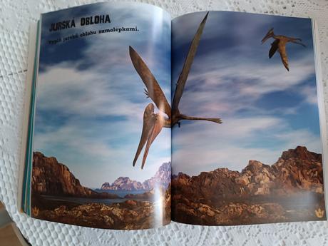 Veľká kniha nálepiek dinosaury, 