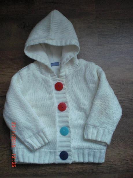 Biely pletený sveter s farebnými gombičkami, lupilu,68