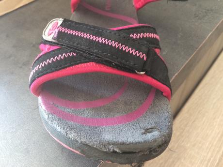 Sandálky, veľ. 37-38, 4 eur, 38