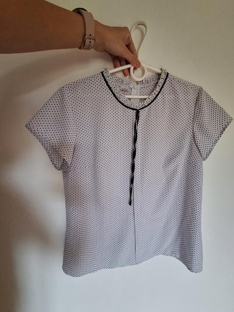 Bodkovaná blúzka, l