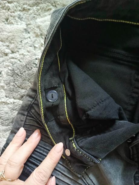 Riflové kraťasy, chapter young,158