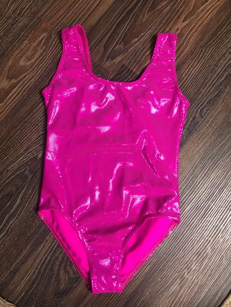 Dres na gymnastiku, 122