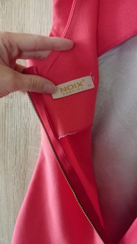 Šaty na príležitosť, l