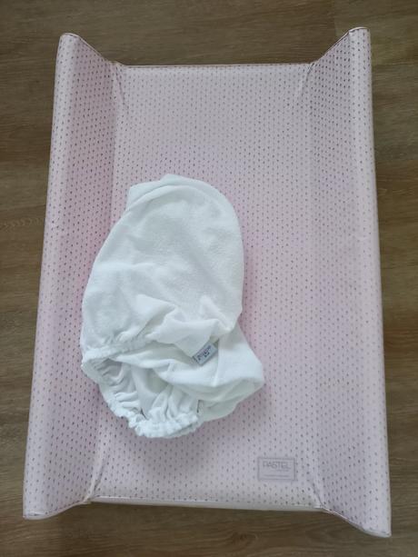 Prebaľovacia podložka s návlekom,