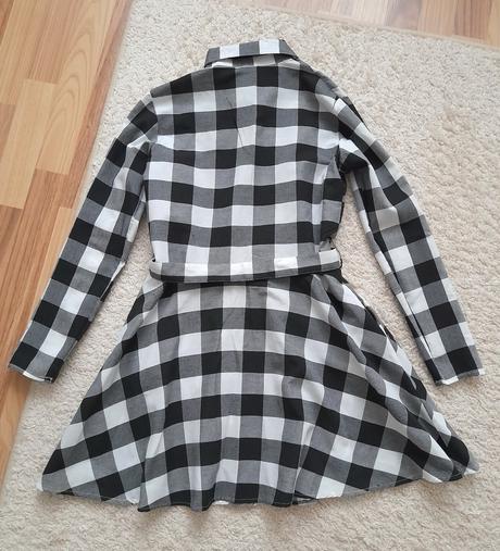 Dlhá károvaná košeľa, 164