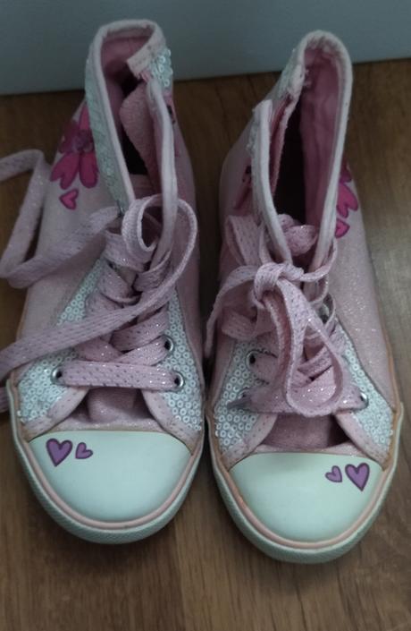 Členkové tenisky, 30