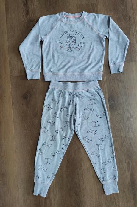 Dievčenské pyžamo veľkosť 128, c&a,128