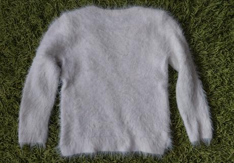 Biely chlpatý pulover so zlatými flitrami, h&m,116