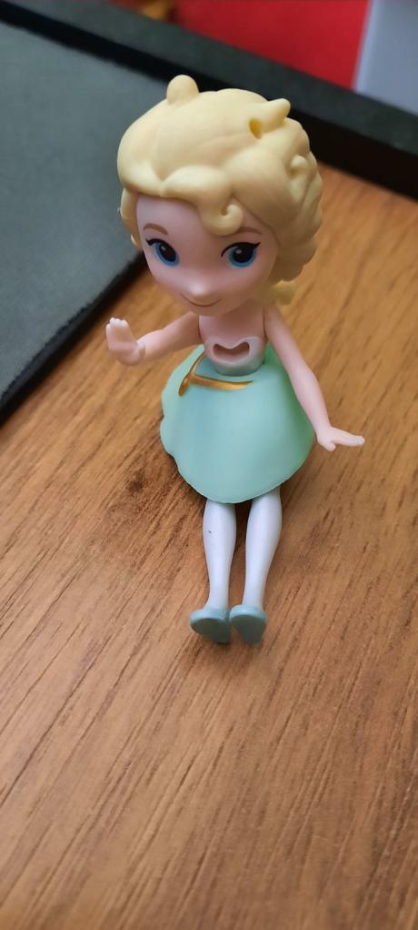 Bábika elza malá a snehuliačik olaf.,