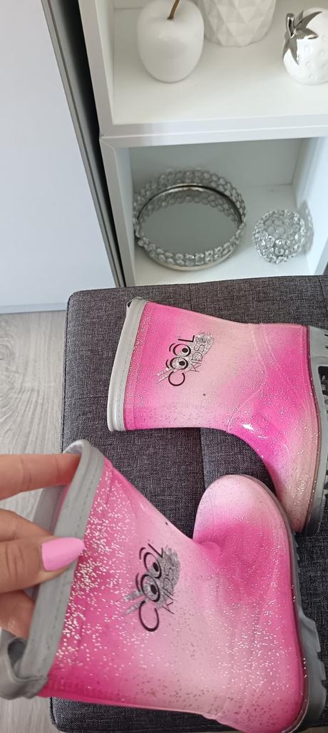 Ružové gumáčiky s trblietkami, 27
