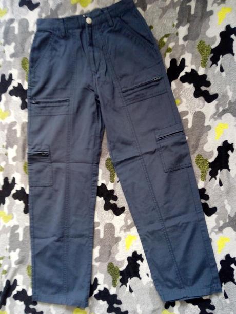 Modré nohavice, alive,152