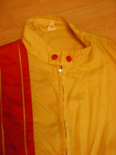 Darujem šušťákovú vetrovku, m