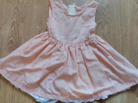 Dievčenské šaty, 92