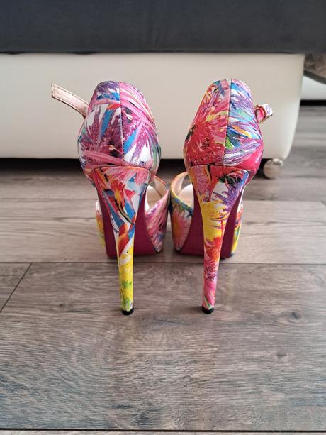 Vysoké sandále na vysokom podpätku, 37