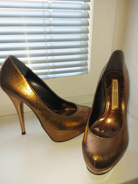 Zlato hnede lodičky, 39