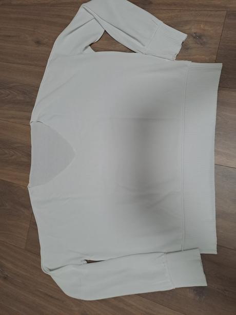 Biely pulovrik z talianska, m