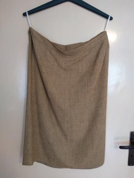 Sukňový kostým, 54