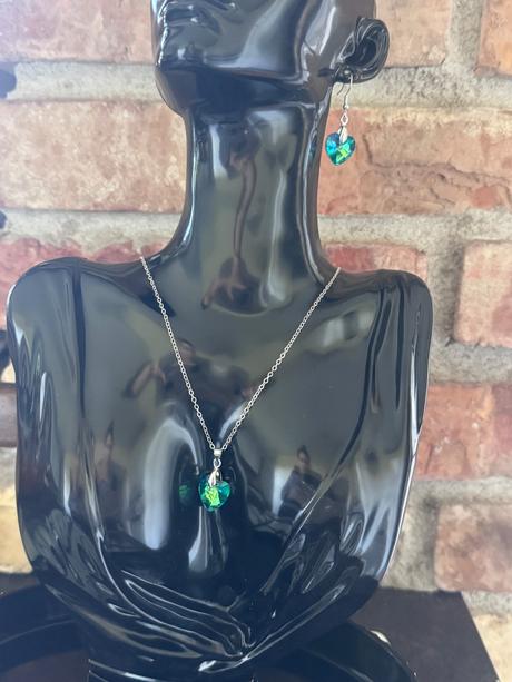 Set náušnice + retiazka s príveskom srdiečko,