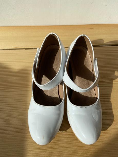 Topanky biele na opätku, 34