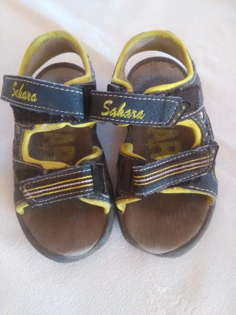 Sandalky, 25