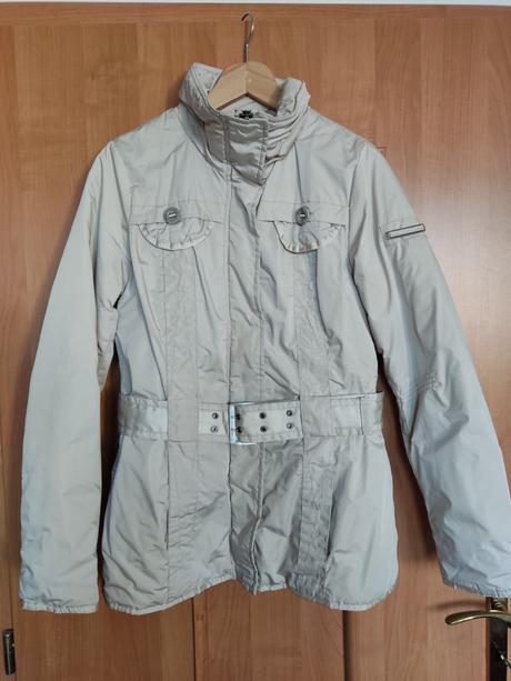 Darujem prechodnú bundu m odber ba podunajské bisk, takko,m