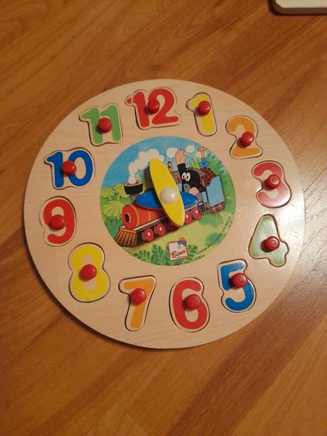 Drevena vkladacka hodiny s cislami, 