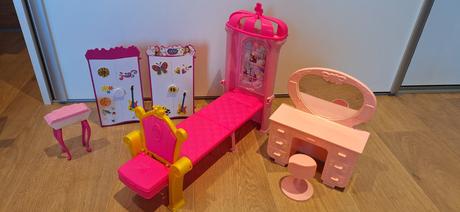 Barbie nabytok a kone, 