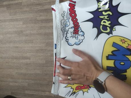 Sukňa puzdrová komiks, s